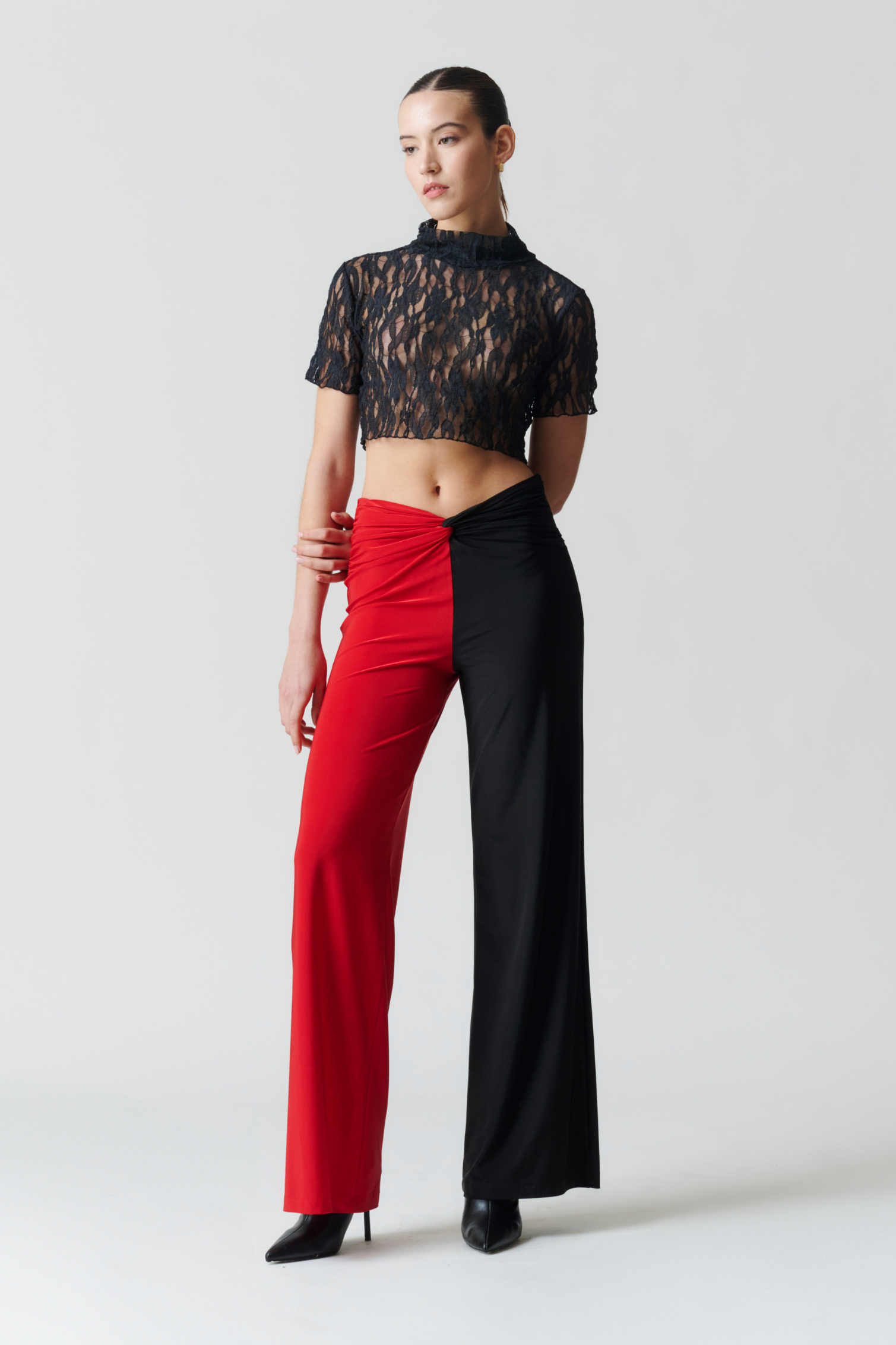 Pantalón Nudo Rojo