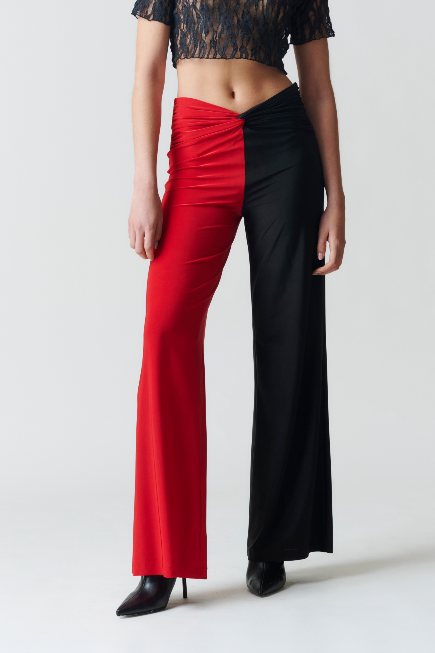 Pantalón Nudo Rojo