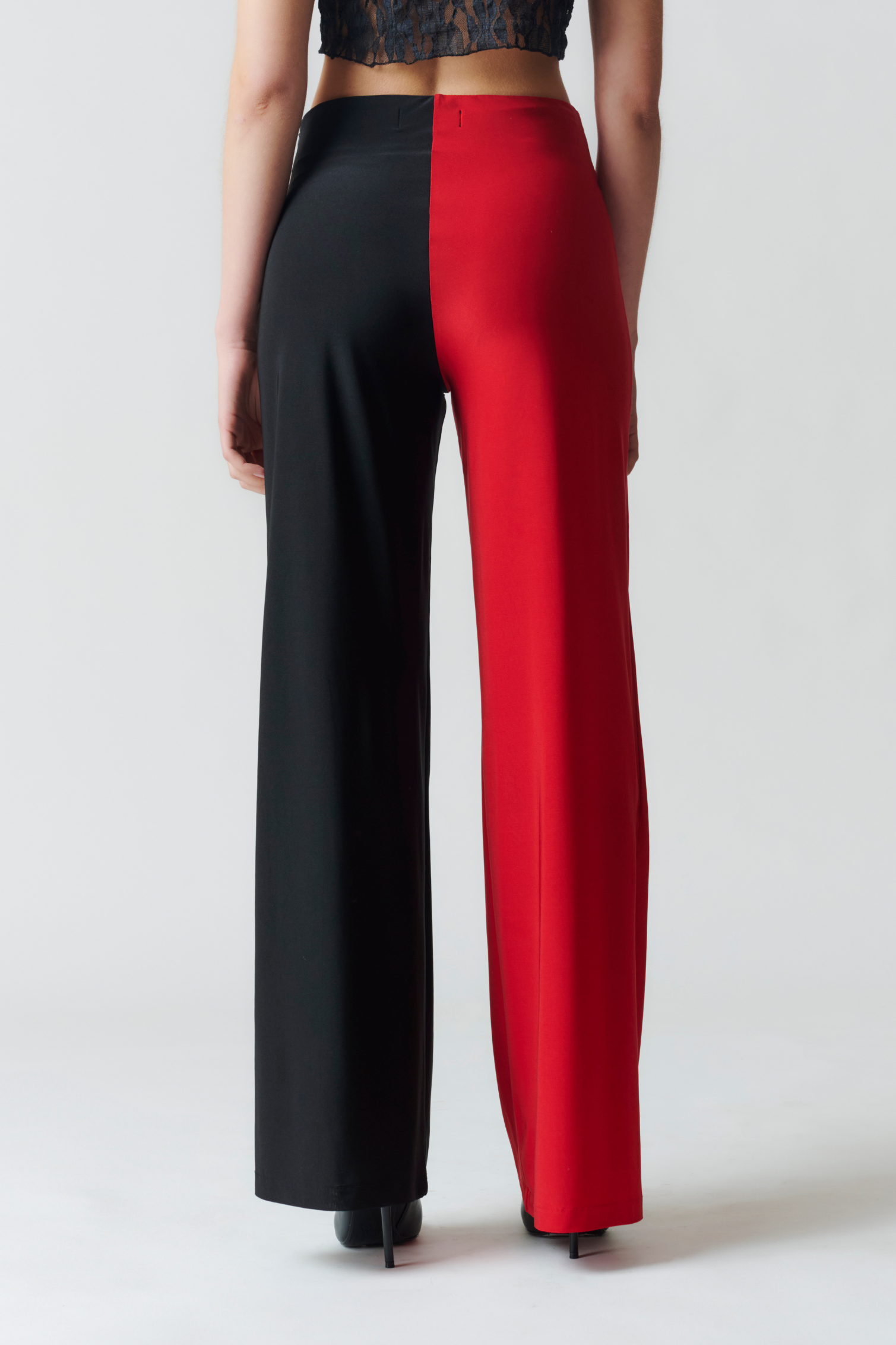 Pantalón Nudo Rojo