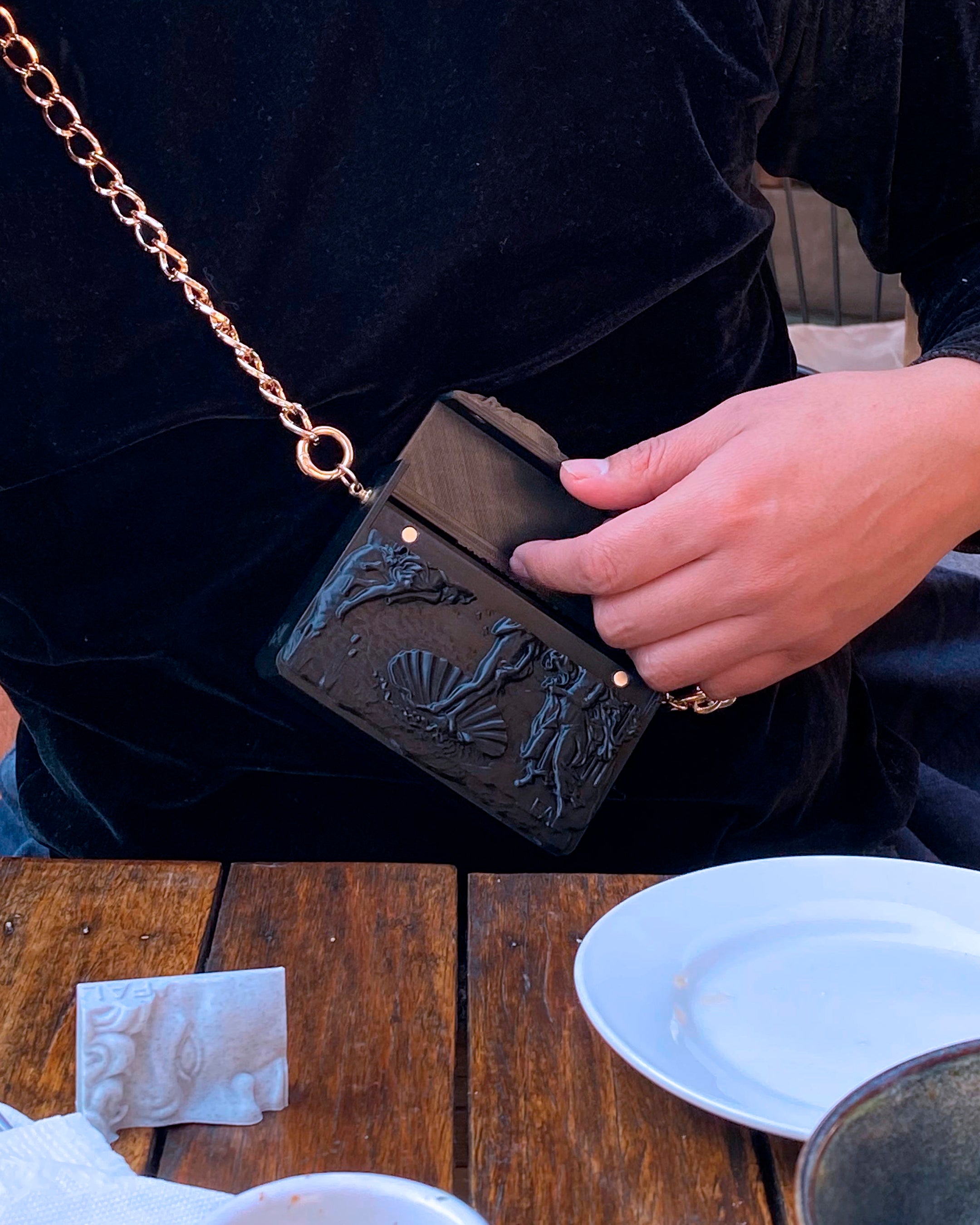 Bolso Nacimiento de Venus - Negro Dorado