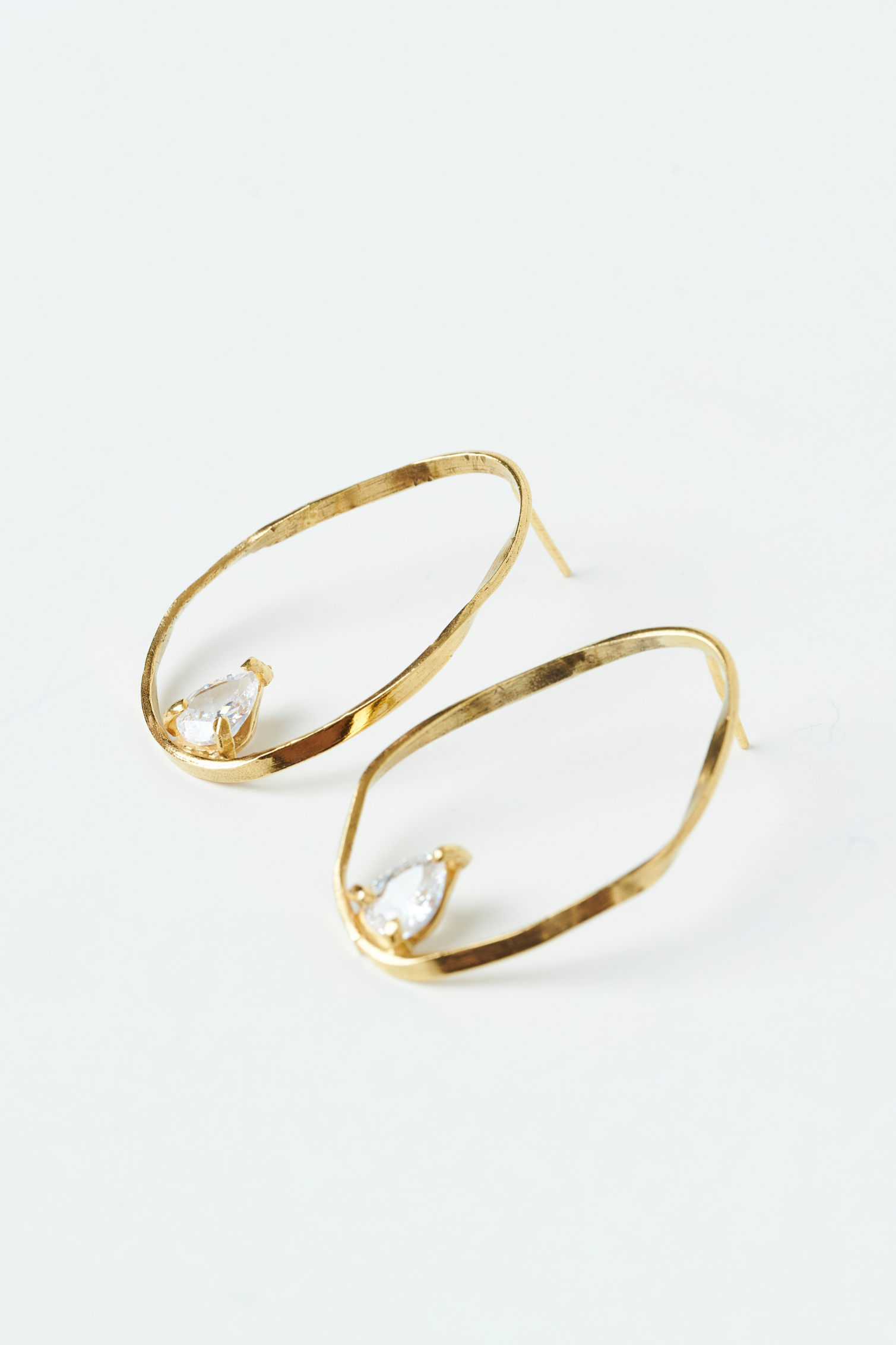 Aros Fiore Circón Blanco
