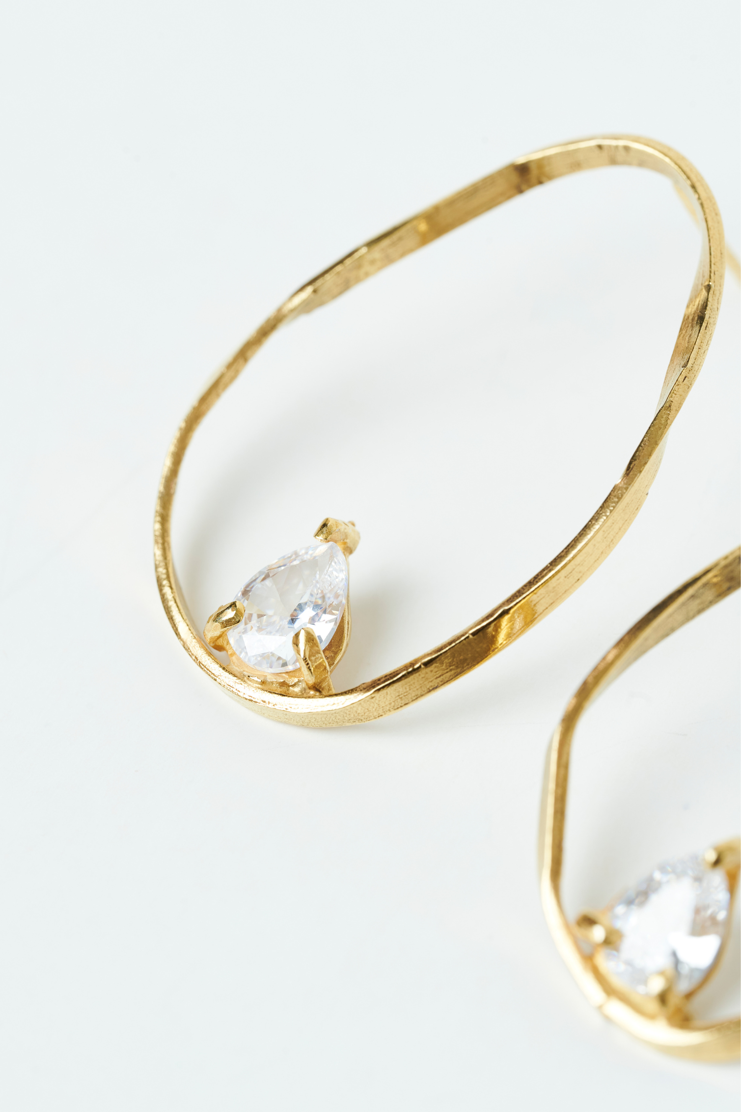 Aros Fiore Circón Blanco