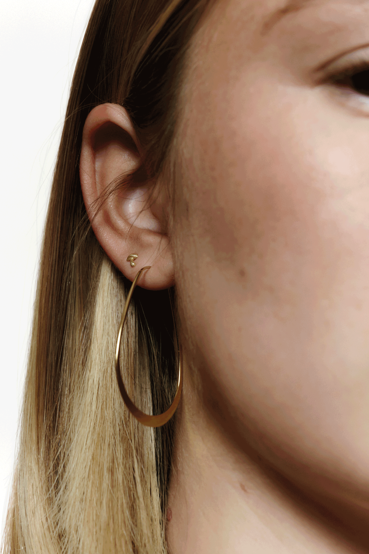 Aros Karat Gold