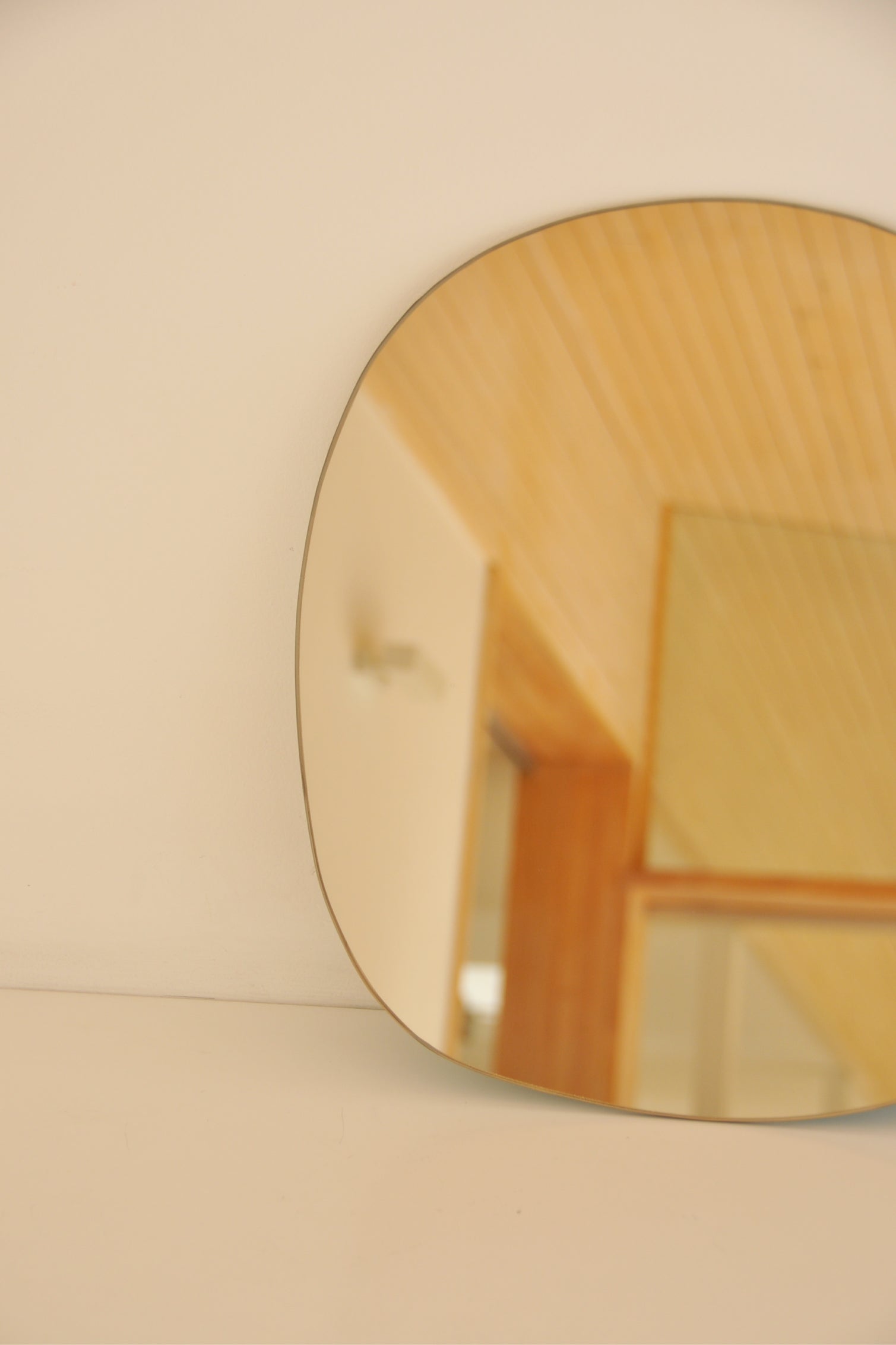 Modelo 0.1 espejo tono bronce